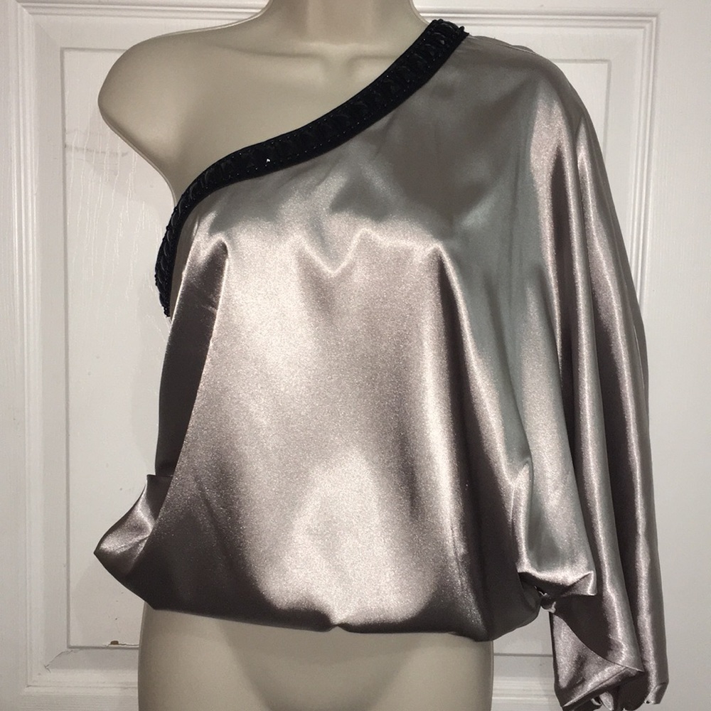 Bebe Top XS fits like a small